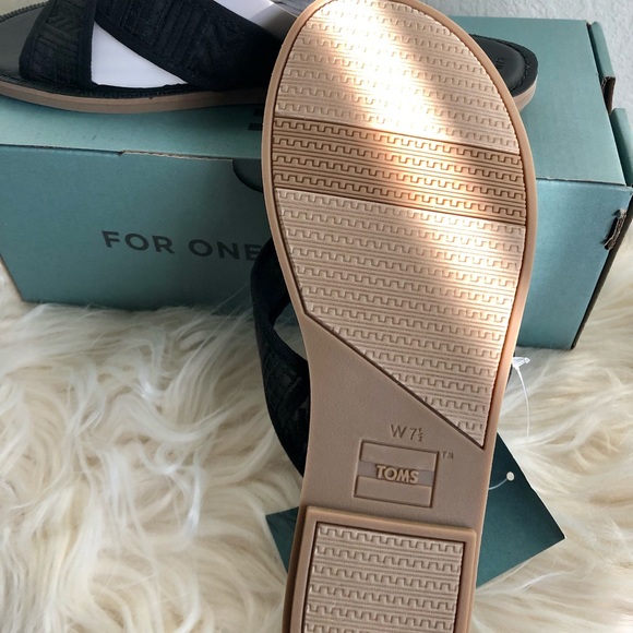 Toms Black Arrow Embroidered Mesh Viv Sandals - Picture 5 of 6